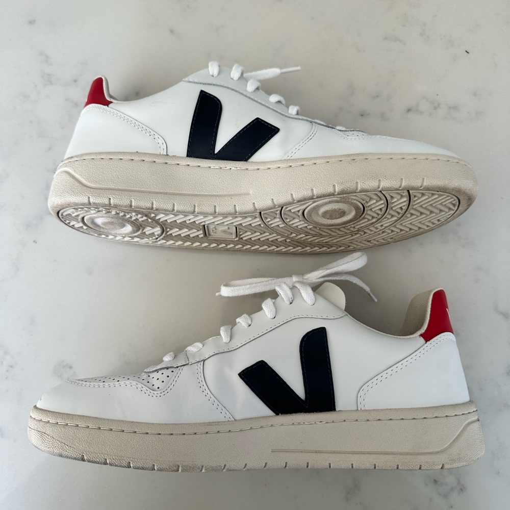 Veja V-10 Men’s 11.
